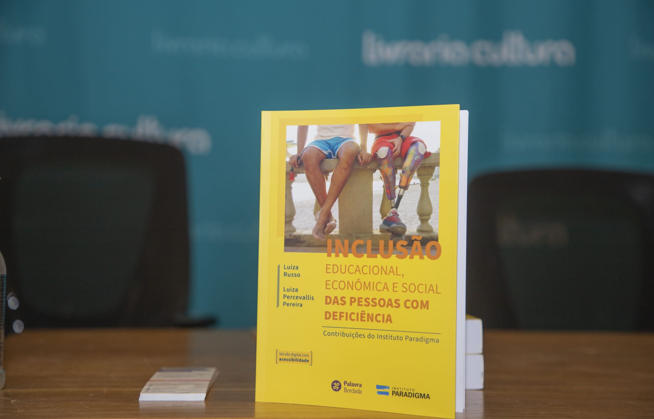 O livro Inclusão Educacional, Econômica e Social das Pessoas com Deficiência